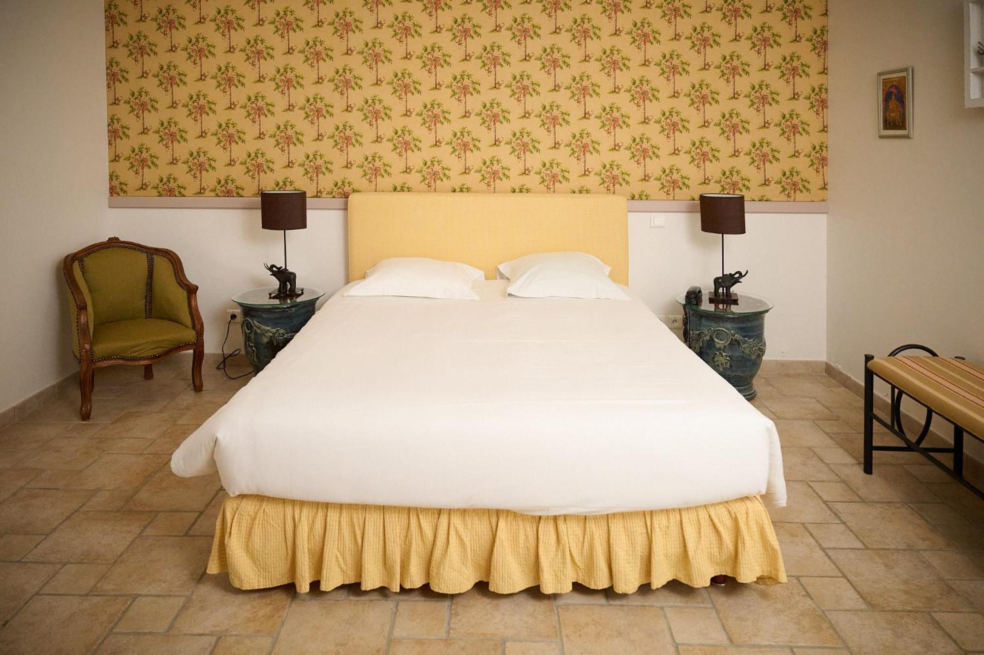 Chateau Du Bois Guibert Bonneval  Room photo